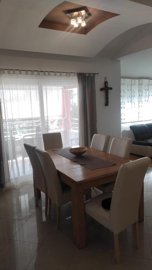 Apartman Toni Holiday home *